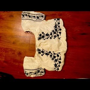 American Eagle Top XL . Only Tried On.